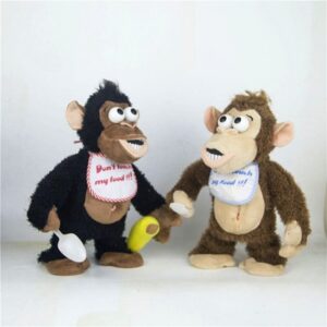 בובת קוף בוכה כשלוקחים את הבננה !Dont touch my food